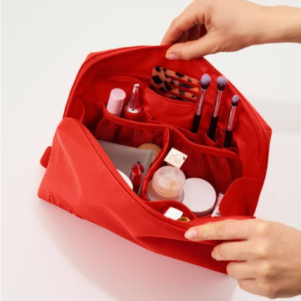 BEIS The Medium Cosmetic Pouch 
in Flame